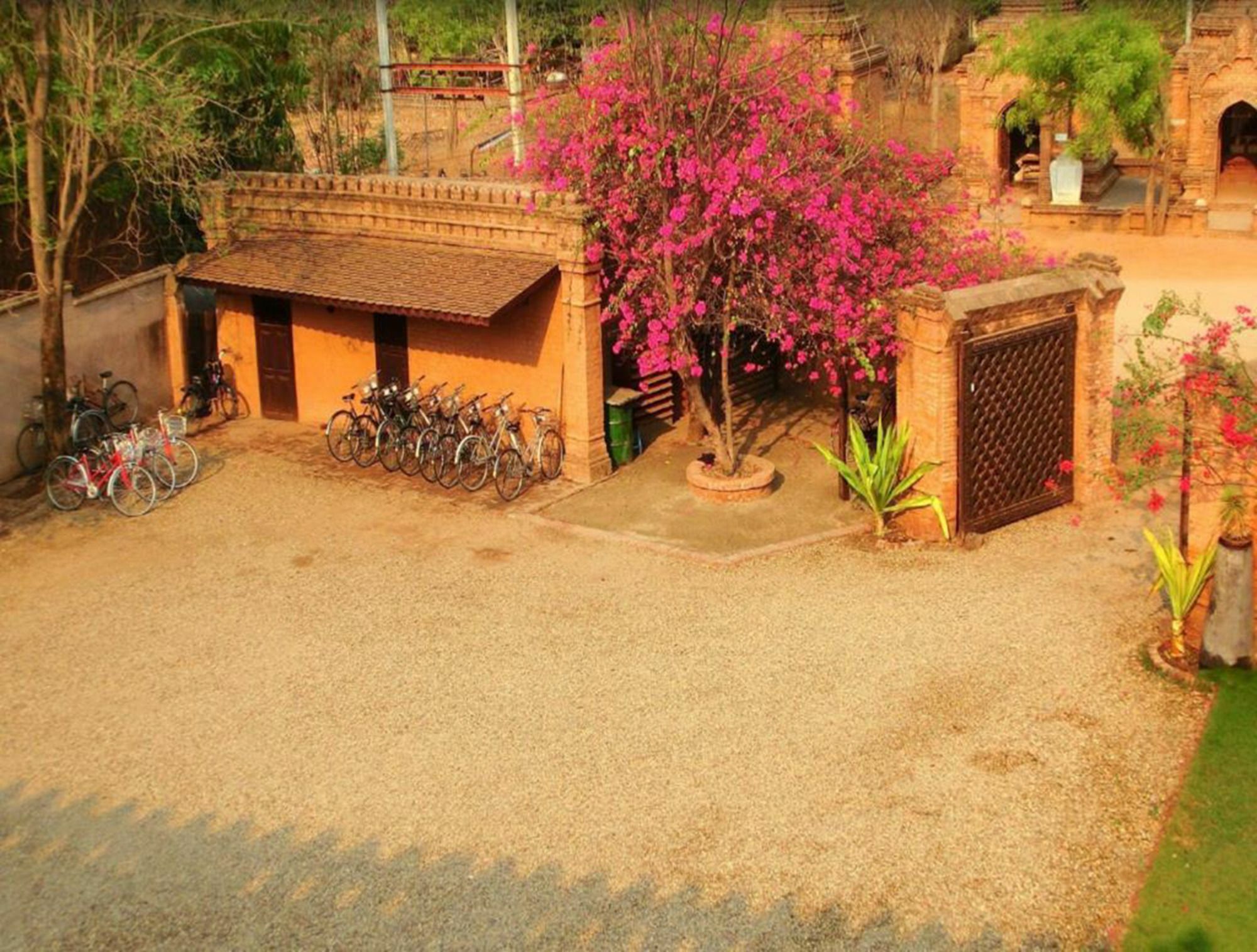 โรงแรมธูริซซา พุกาม ภายนอก รูปภาพ